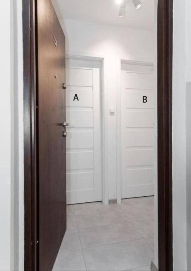 Superapart Belwederska Room B Ministudio وارسو المظهر الخارجي الصورة