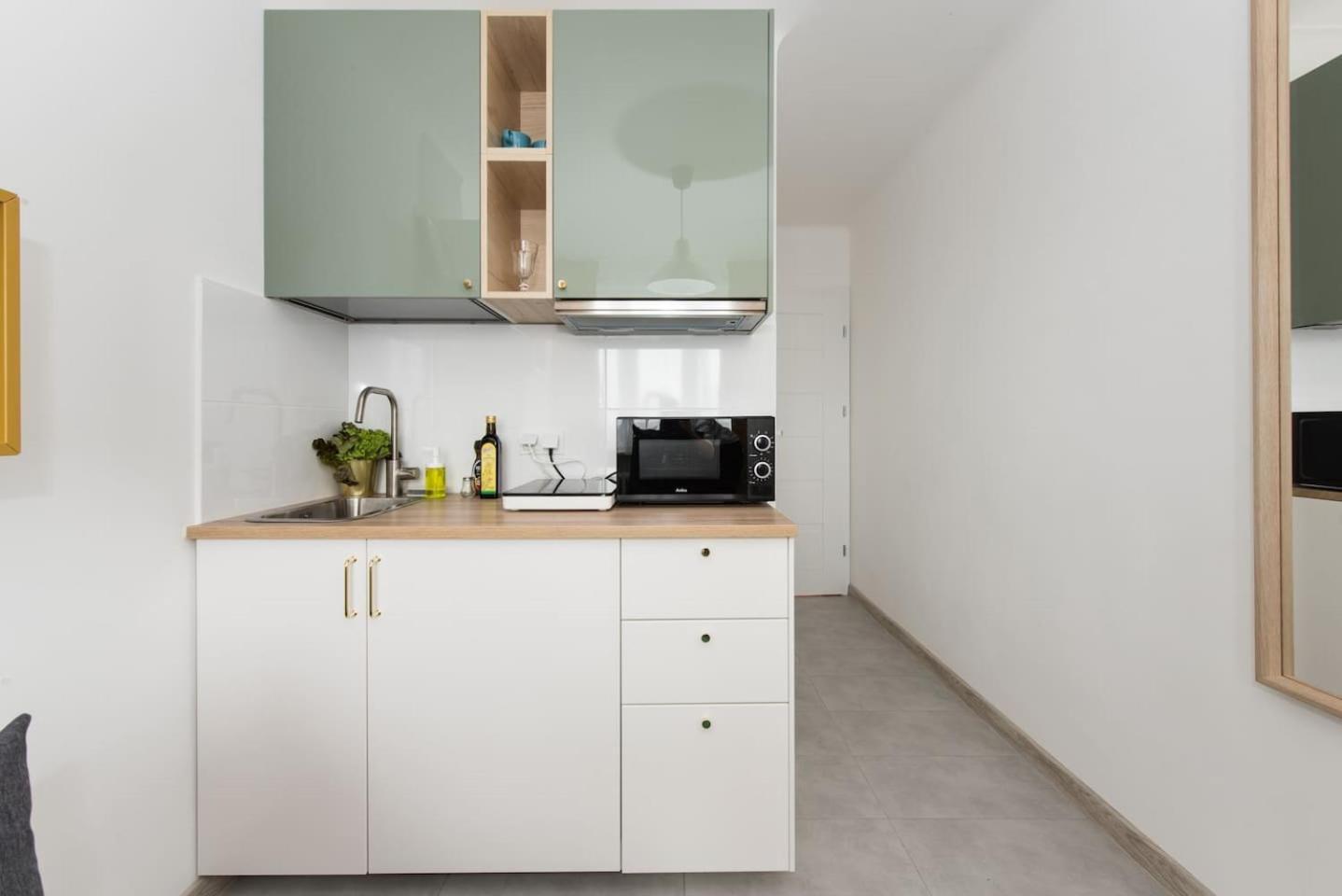 Superapart Belwederska Room B Ministudio وارسو المظهر الخارجي الصورة