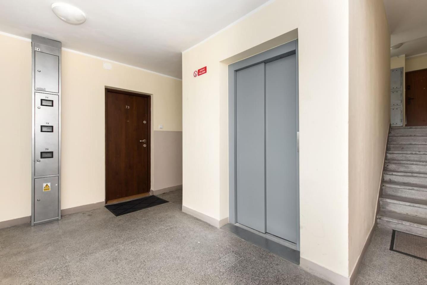 Superapart Belwederska Room B Ministudio وارسو المظهر الخارجي الصورة